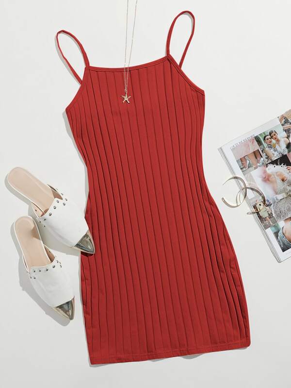 Vestido acanale sencillo