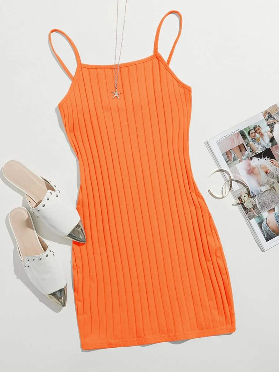 Vestido acanale sencillo